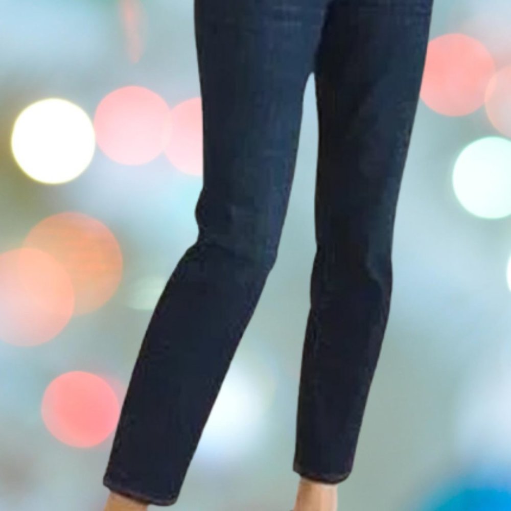 Chico's Platinum Denim Ultimate Fit Slim Leg Jeans Chico's Size 2 Reg 34X30
